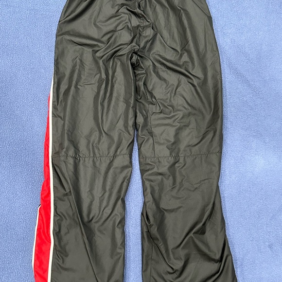 Nike Boys sweats size large, polyester, side pockets, open leg (non-elastic) - Picture 6 of 12
